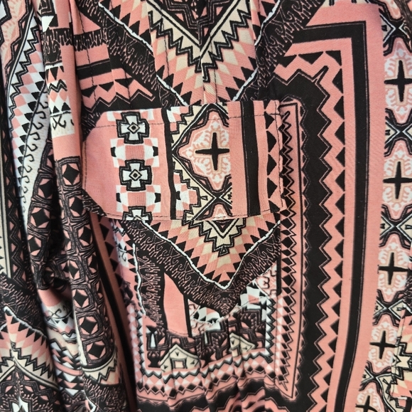 Cocomo Women's Patterned Tunic Top 3X Pink Black Pleated Front Roll Tab Sleeves - Picture 9 of 13